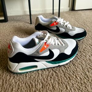 Women’s Nike Air Max Correlate Sneakers